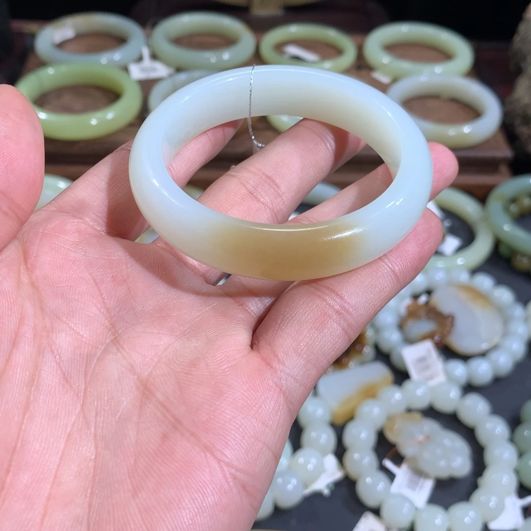 和田玉手镯未镶嵌新疆且末金山矿糖白手镯