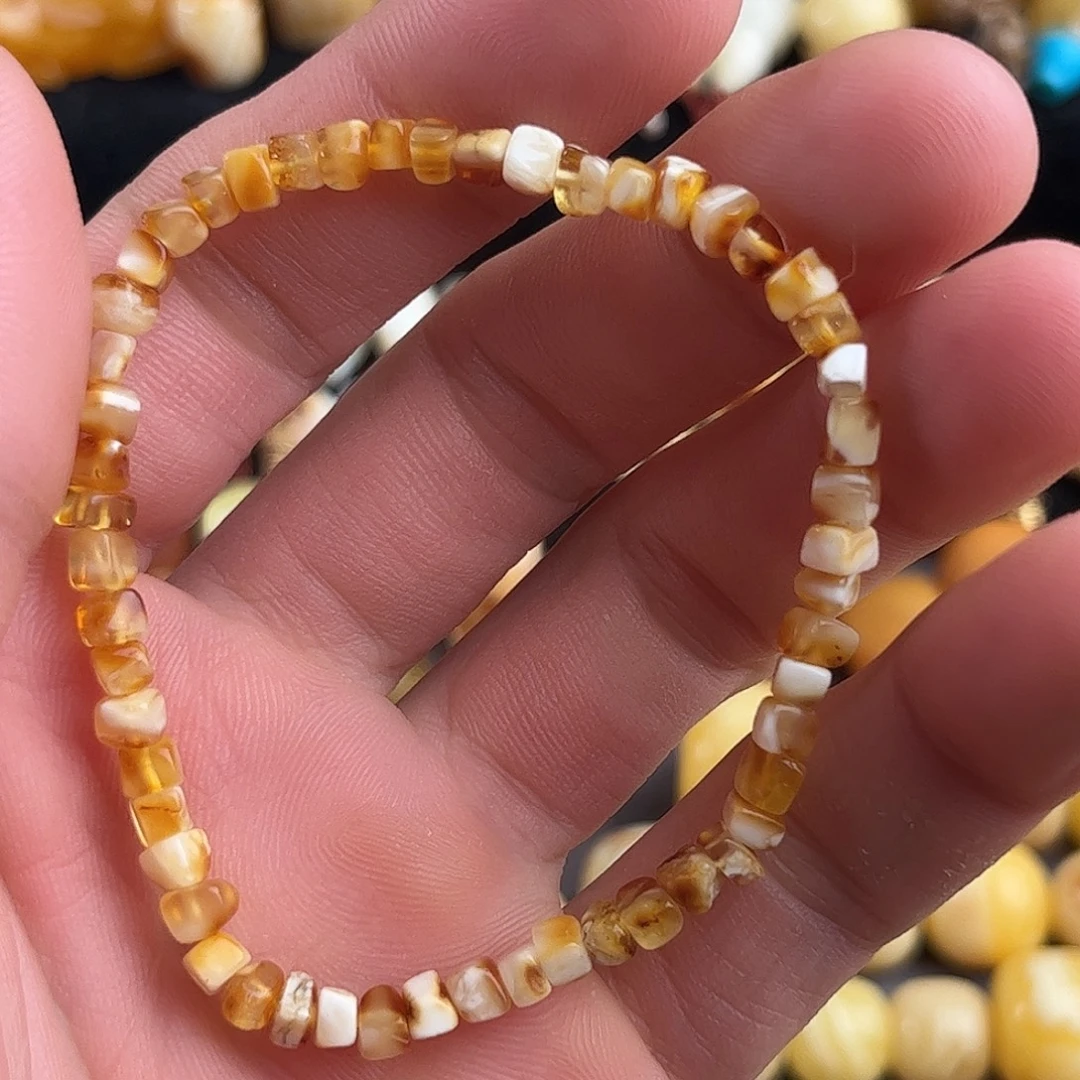 蜜蜡未镶嵌珠宝奇石