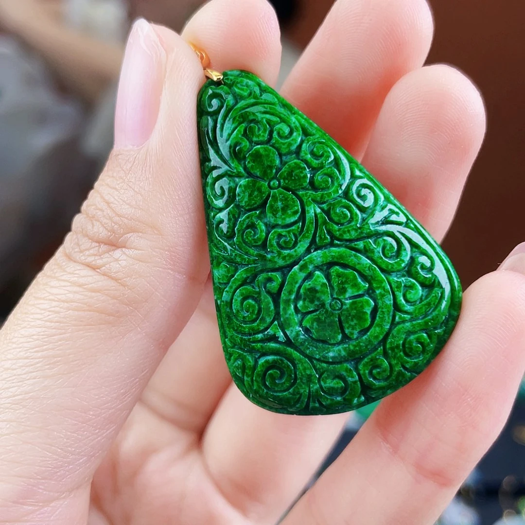 翡翠18K金镶嵌颈饰饰品