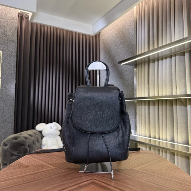 【豆豆】设计款头层牛皮男女同款黑色双肩包