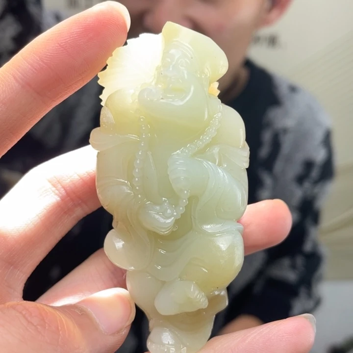 和田玉未镶嵌把件