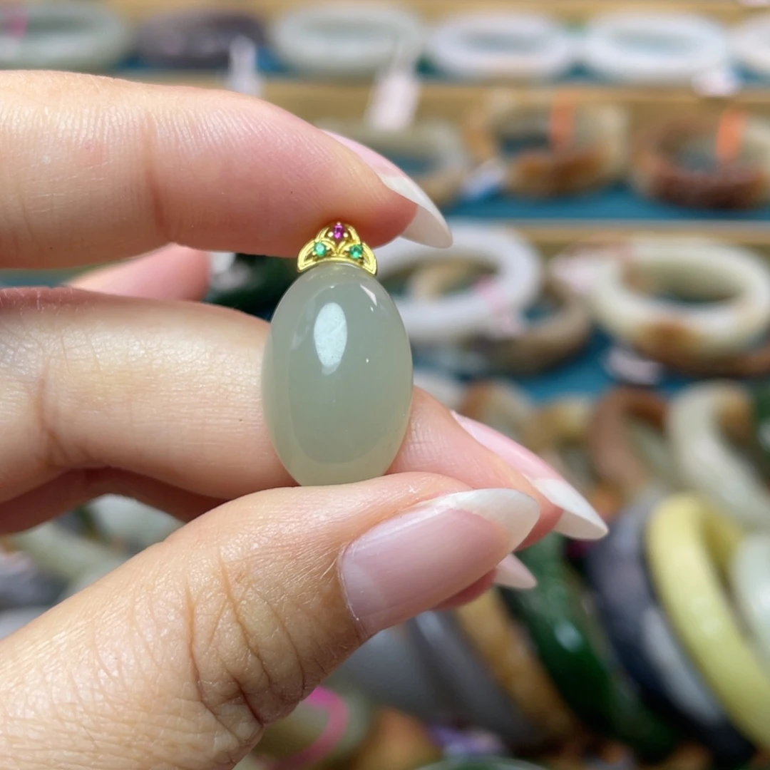 未镶嵌戒指和田玉