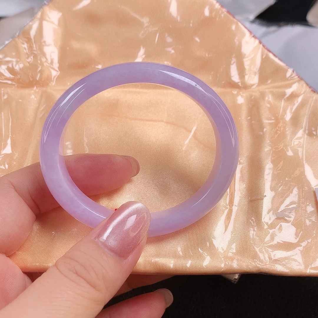 翡翠手镯未镶嵌8301xcvvbbb