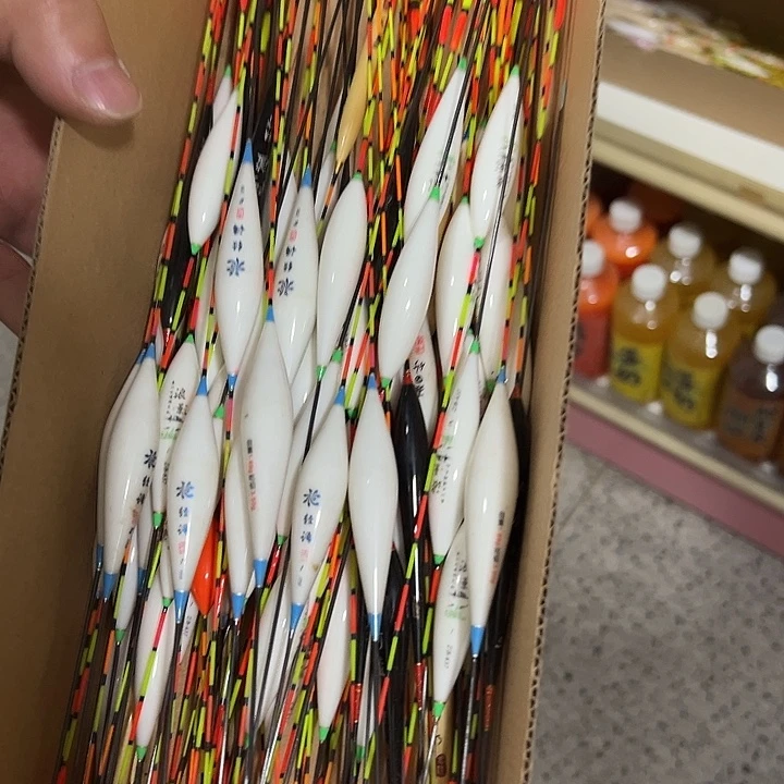 随机发4根鱼漂11111