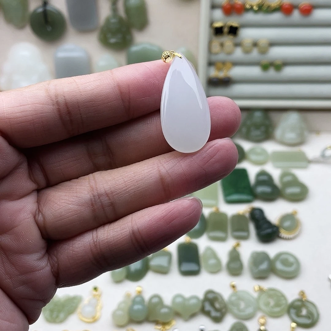 和田玉18K金镶嵌吊坠(不含链)