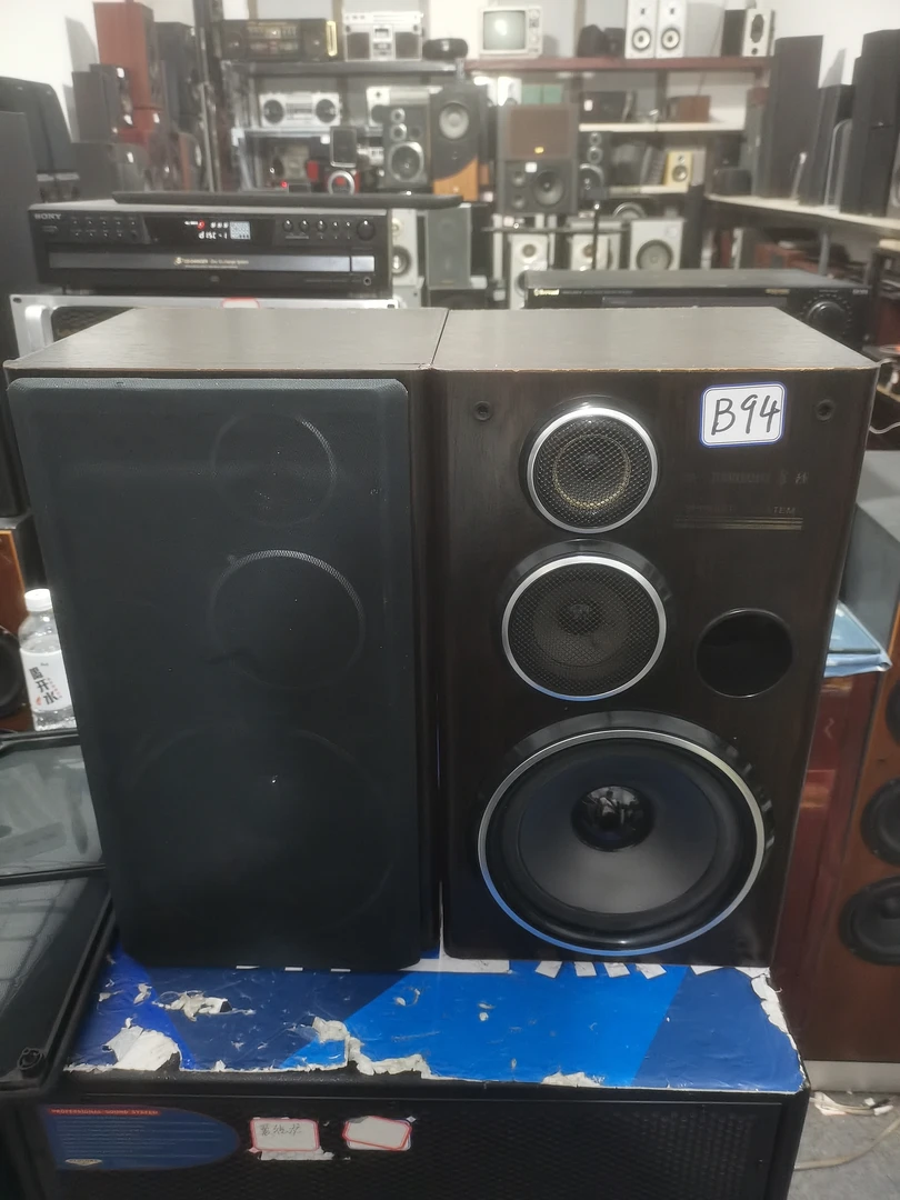 B94号古董箱 八寸两分频  运费自理