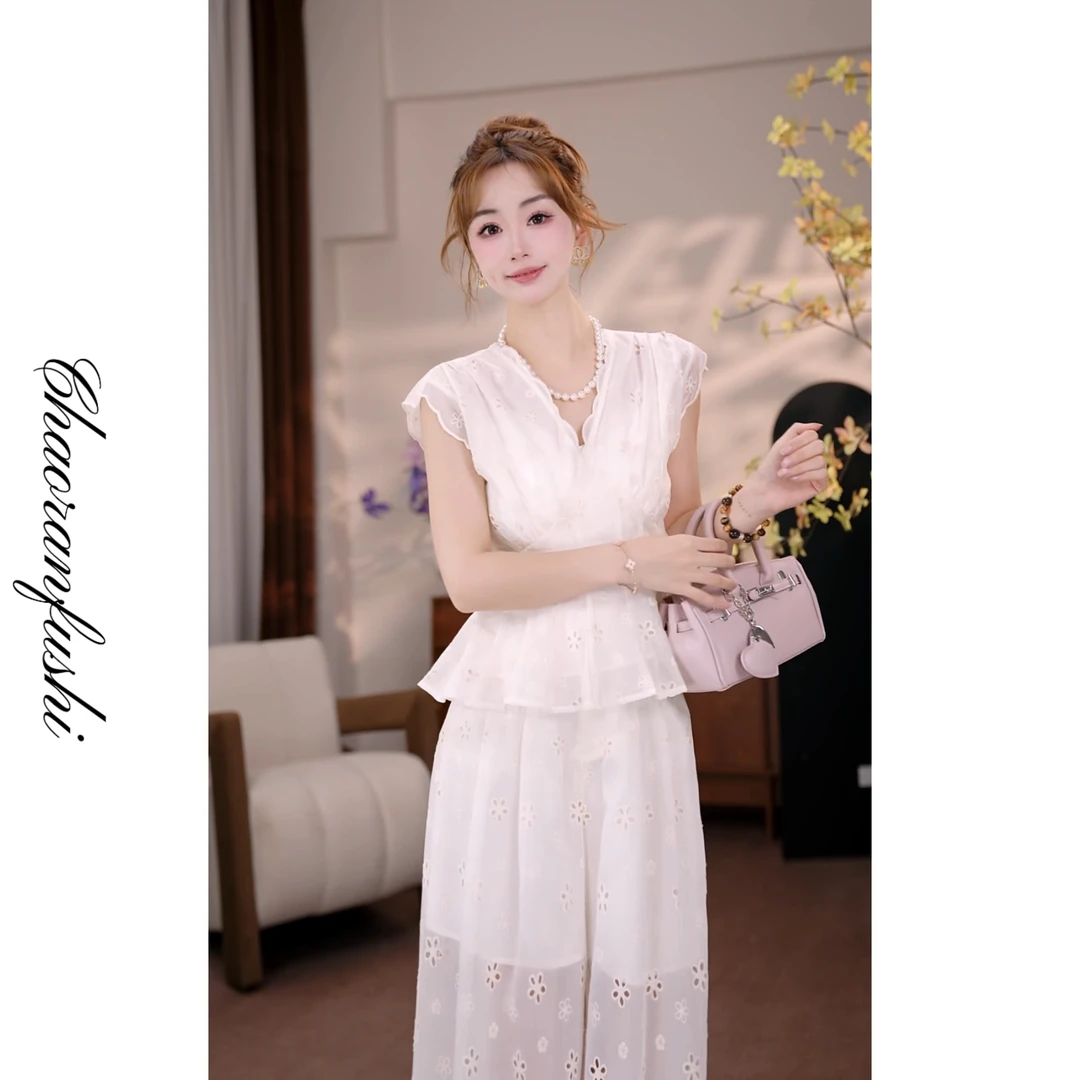 夏日绝美俏皮小套装法式温柔风蕾丝镂空V领上衣阔腿裤