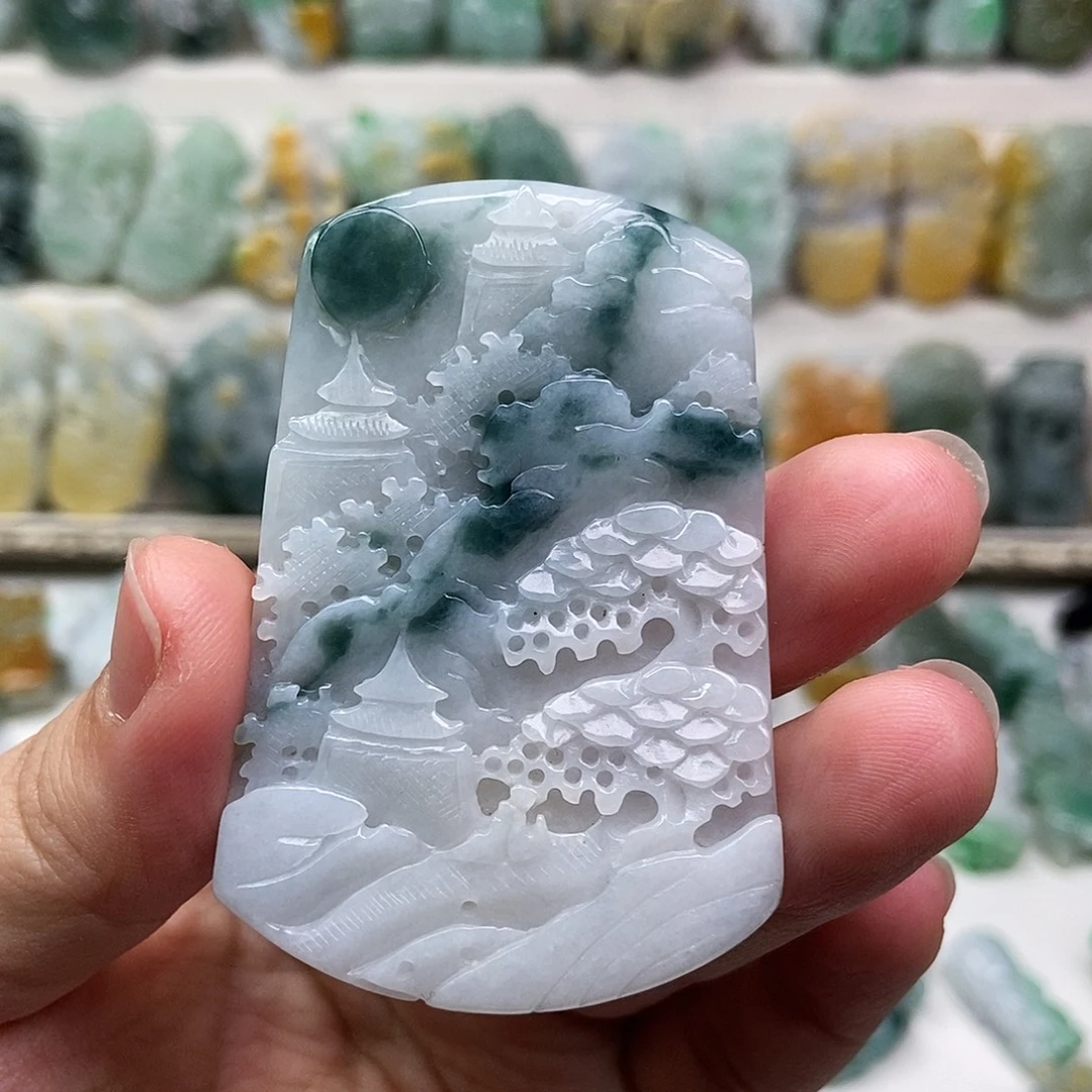 翡翠未镶嵌吊坠(赠链)