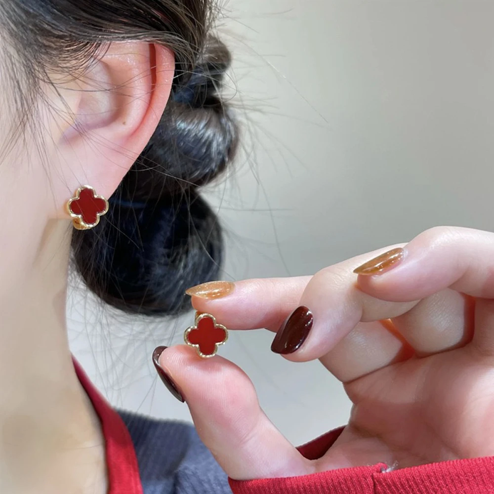 合金耳饰 红色四叶草花爆款新年耳扣轻奢高级感小耳扣耳环气质