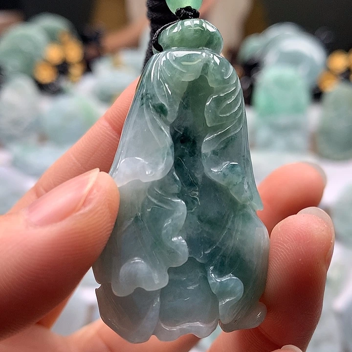 翡翠未镶嵌颈饰百财两面工艺福利卡厚16+