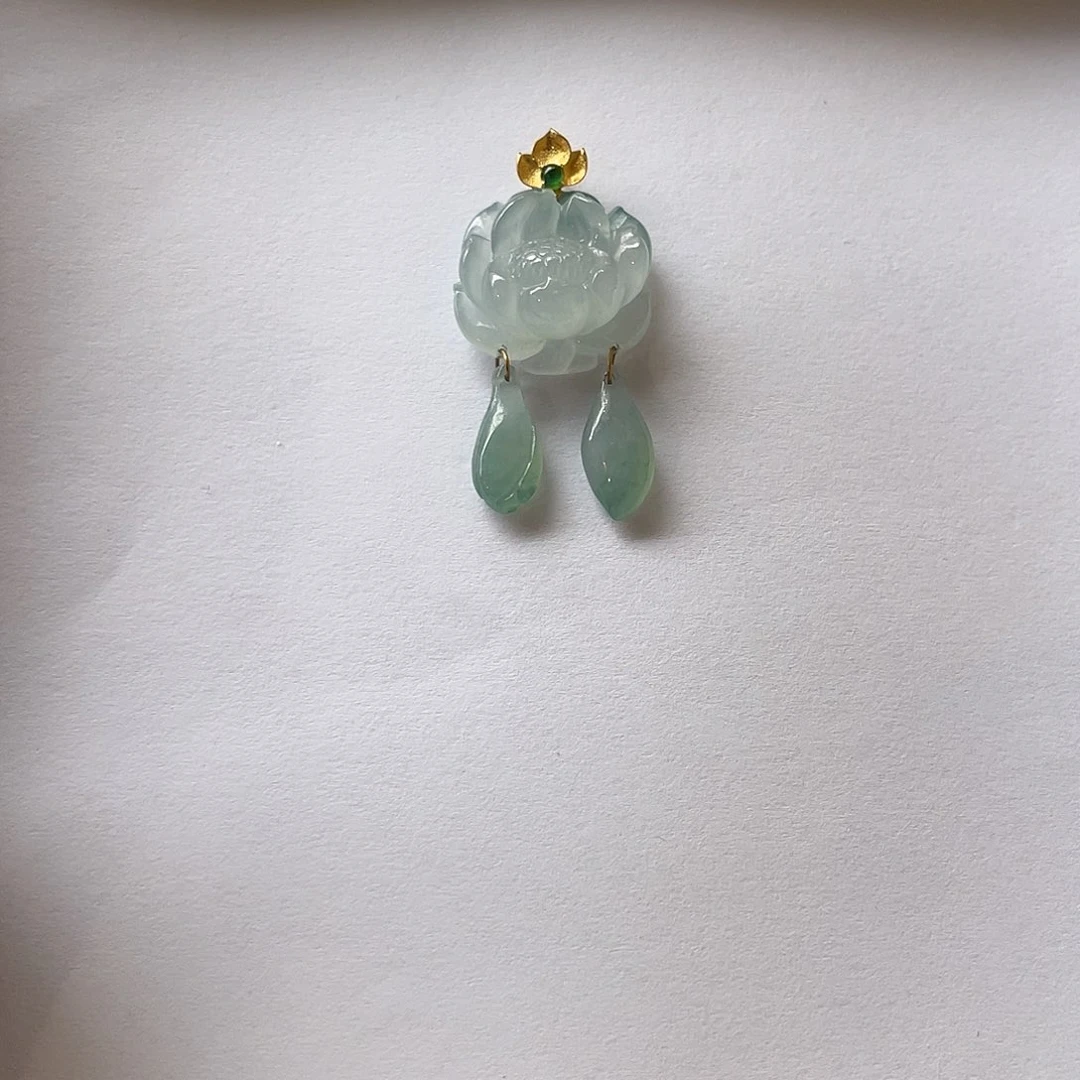 翡翠18K金镶嵌颈饰许*眯