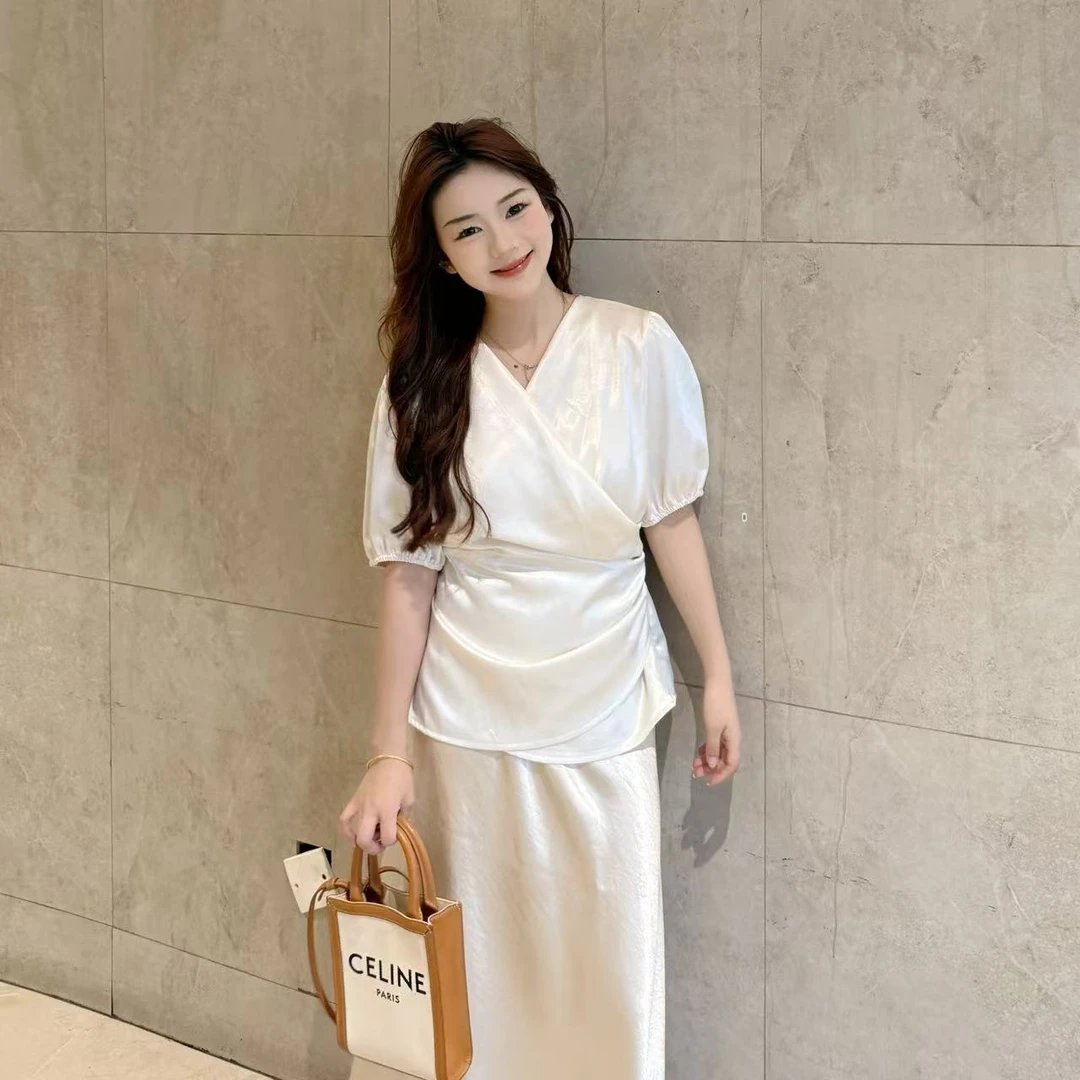 小个子V领韩版百搭显瘦短袖T恤时尚简约气质半身裙套装