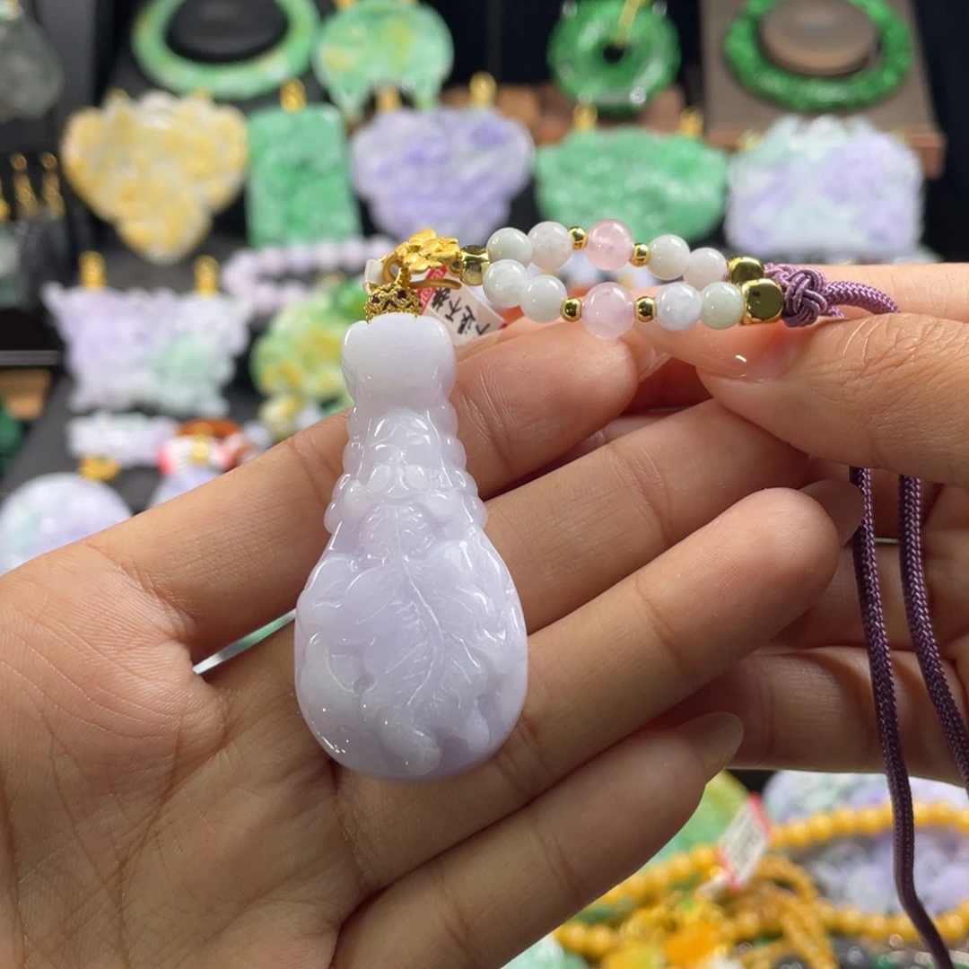 翡翠未镶嵌颈饰待编织