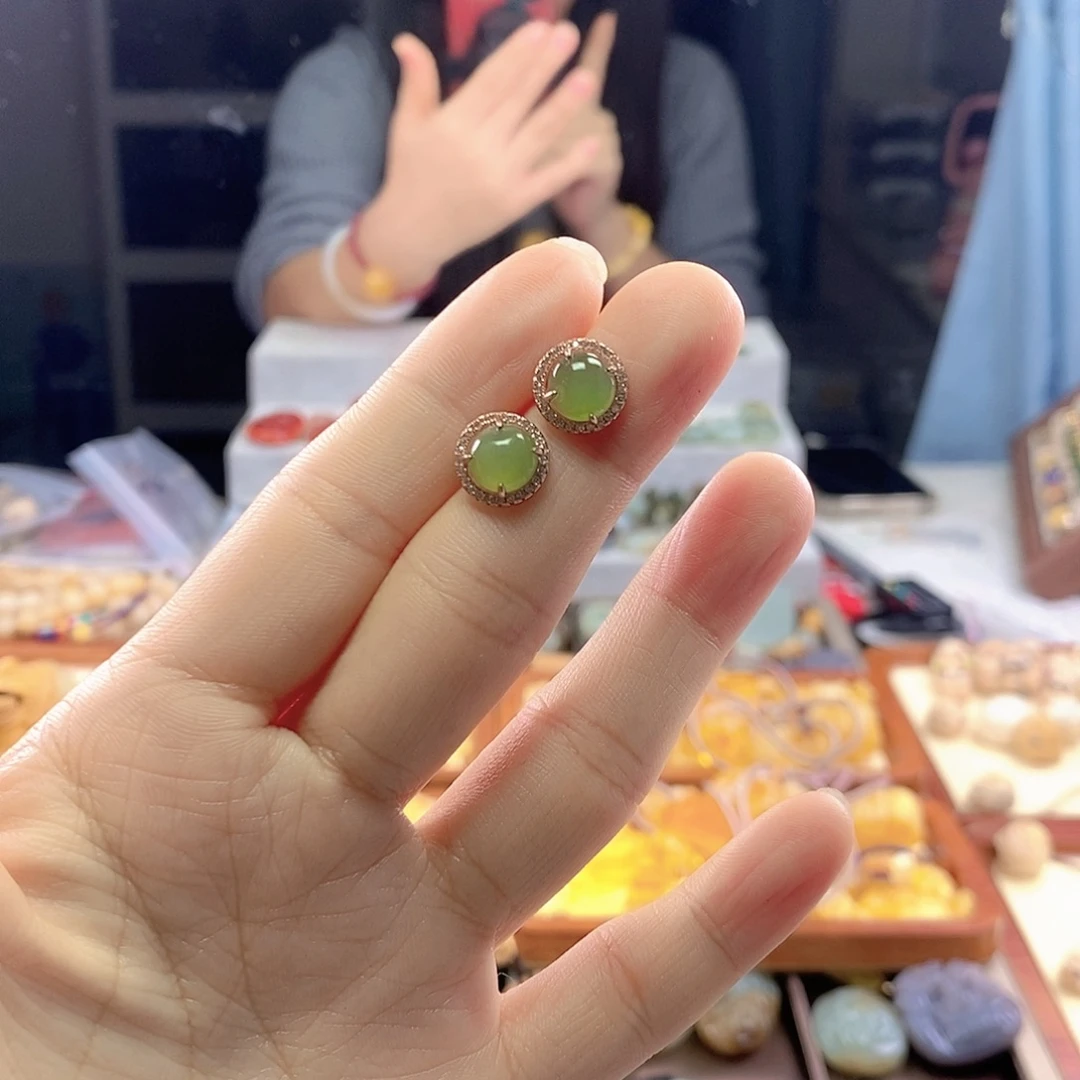 和田玉未镶嵌耳饰