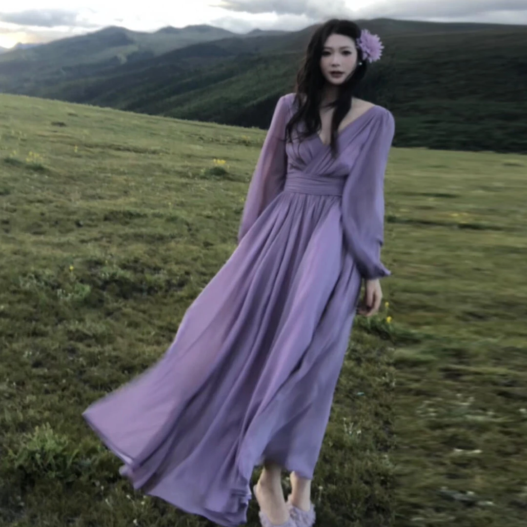 法式气质绝美V领长袖连衣裙子女早秋2025新款巨好看漂亮收腰长裙