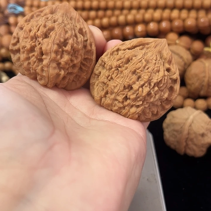 把件文玩核桃48左右歪官帽，编号00021