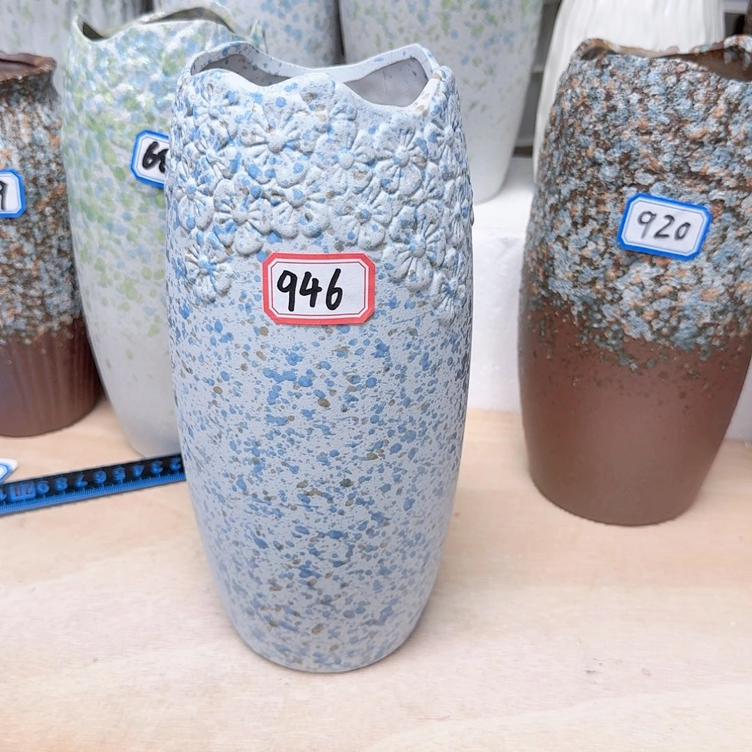 946号陶瓷高25.5厘米一个