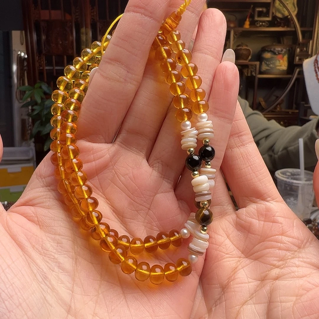 琥珀未镶嵌裸石抚顺琥珀30224六多样性发其一