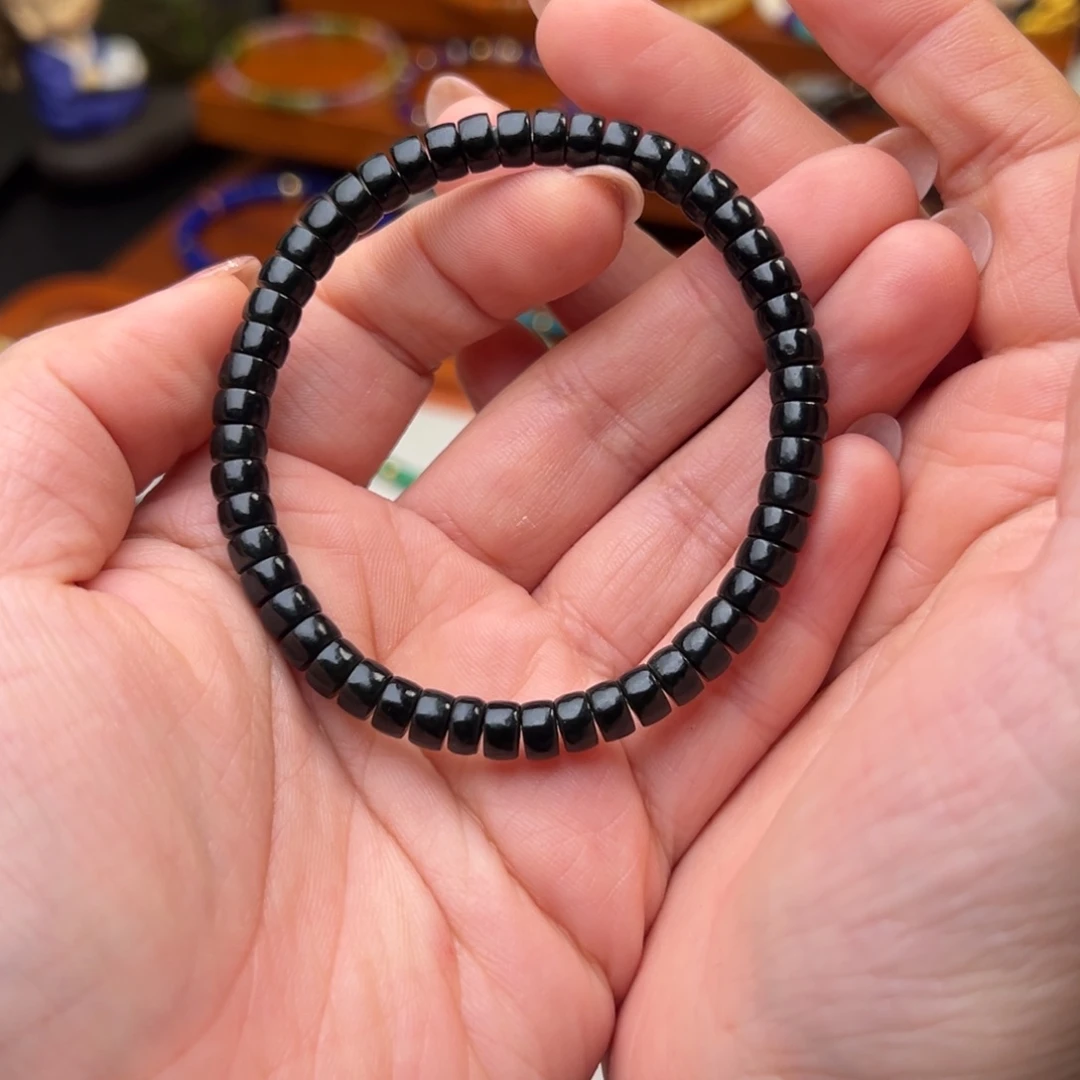 和田玉（墨玉）未镶嵌手链