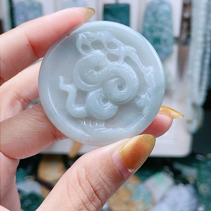 翡翠未镶嵌颈饰翡翠