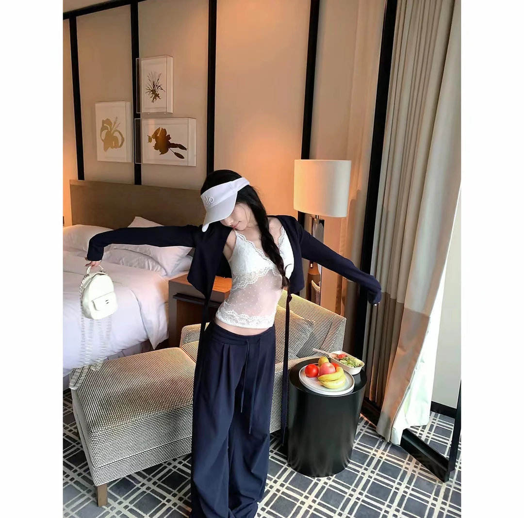 Crui家纯欲风修身型背心洋气时尚INS风吊带+短款上衣+高腰阔腿裤