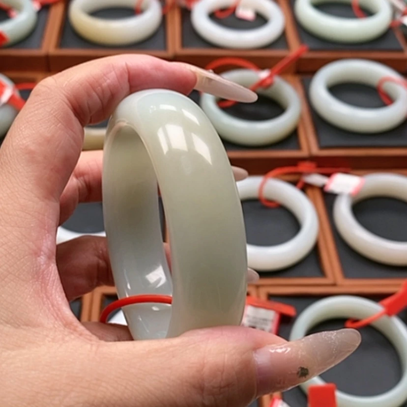 【闪购商品】未镶嵌手镯和田玉