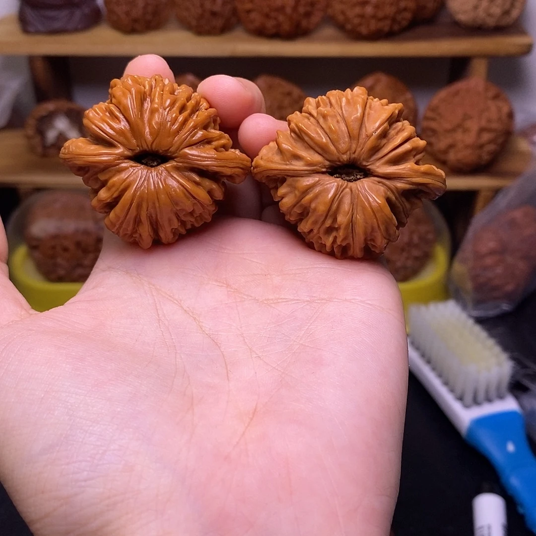 …***…文玩核桃吊坠篓子福利