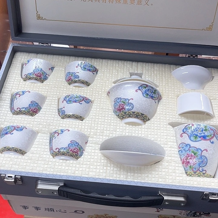 孤品茶具套装等。