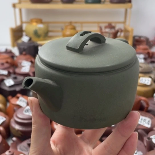 嘴巴磕碰紫砂微瑕