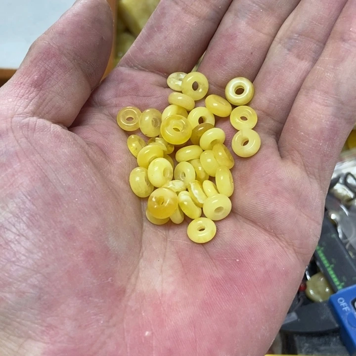 未镶嵌蜜蜡裸石多样性发货4个