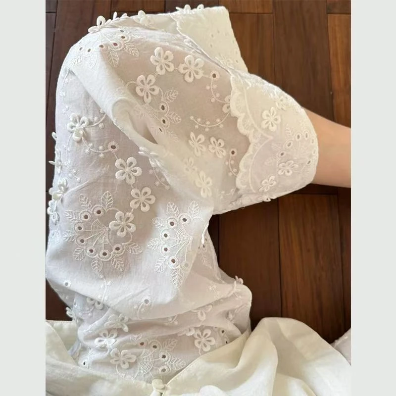 仙仙  法式温柔蕾丝镂空花朵刺绣直筒休闲裤IV32