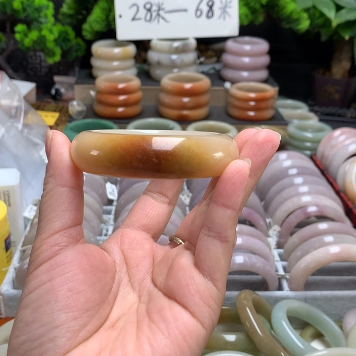 石英质玉（佘太翠）未镶嵌手镯54