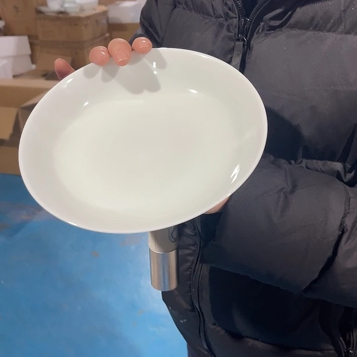 瓷片玉泥青瓷八英寸双线条深盘一个，包邮