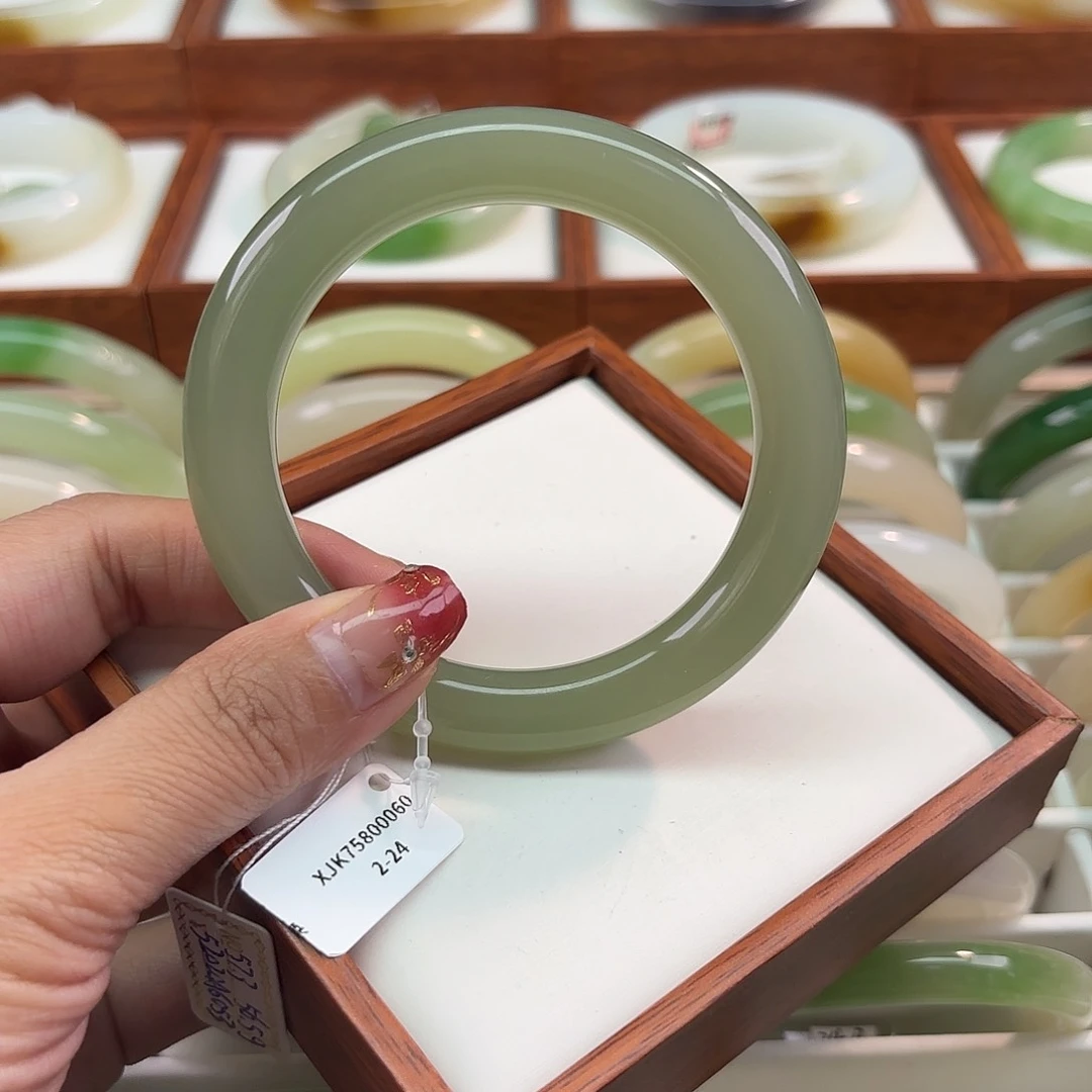 和田玉手镯未镶嵌58