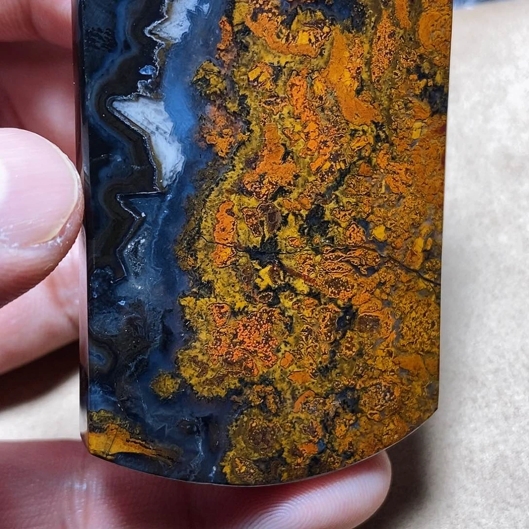 玛瑙/玉髓颈饰未镶嵌流**上