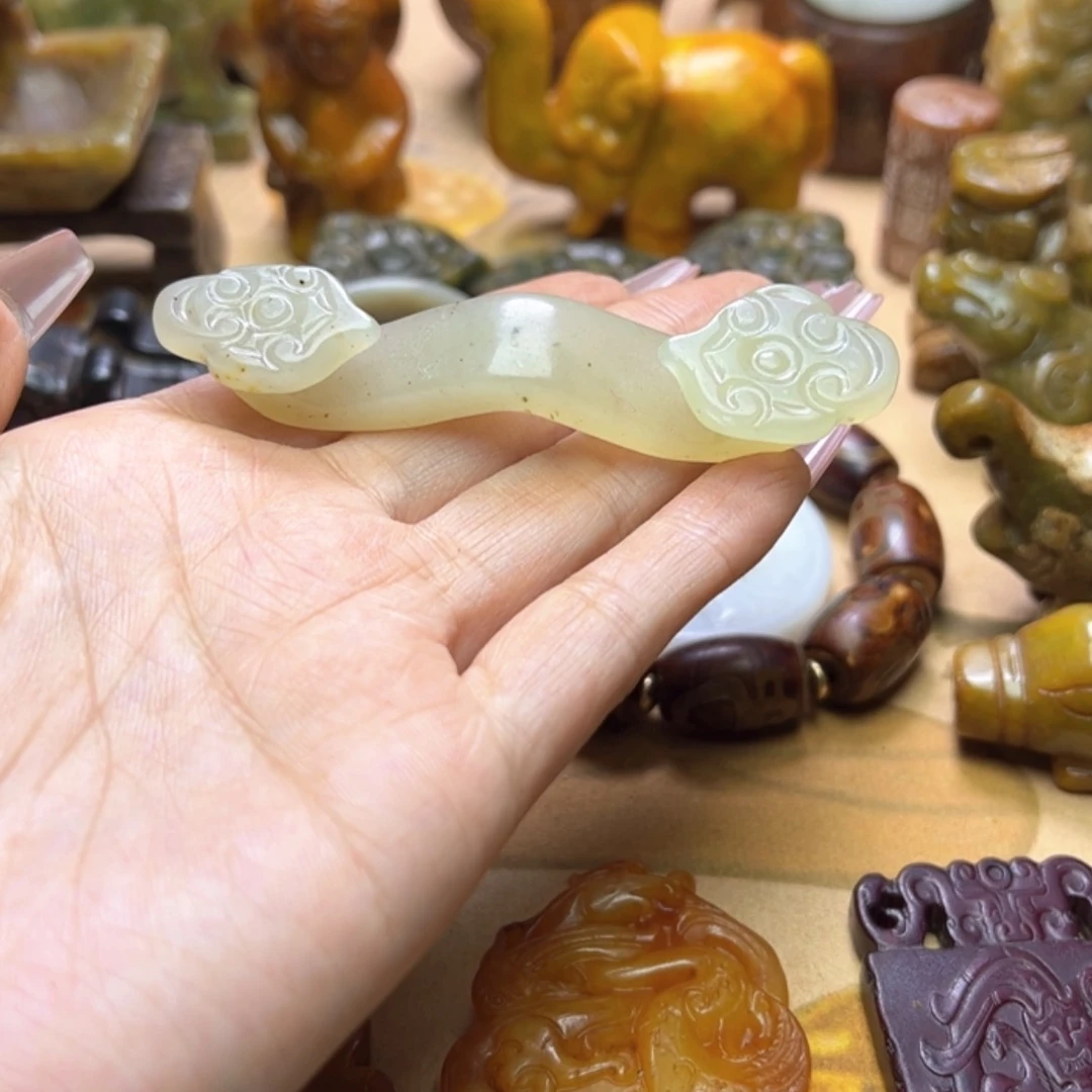 【闪购商品】蛇纹石玉颈饰未镶嵌