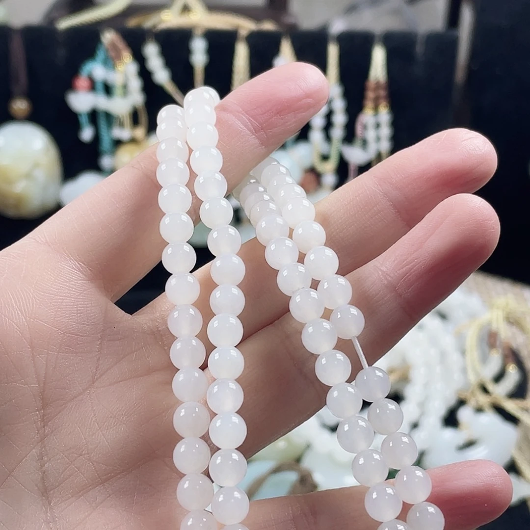 玄***默和田玉未镶嵌颈饰