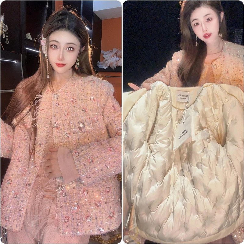 【奶芙塔塔】62118桃花朵朵珠片花门襟羽毛羽绒服