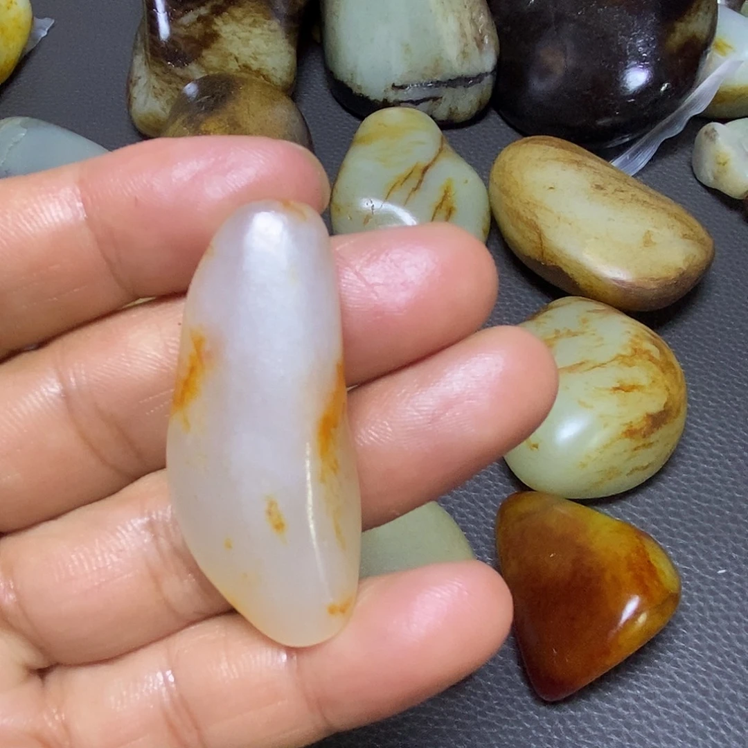 未镶嵌和田玉（糖玉）挂件