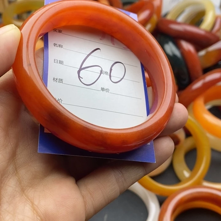 未镶嵌手镯石英质玉