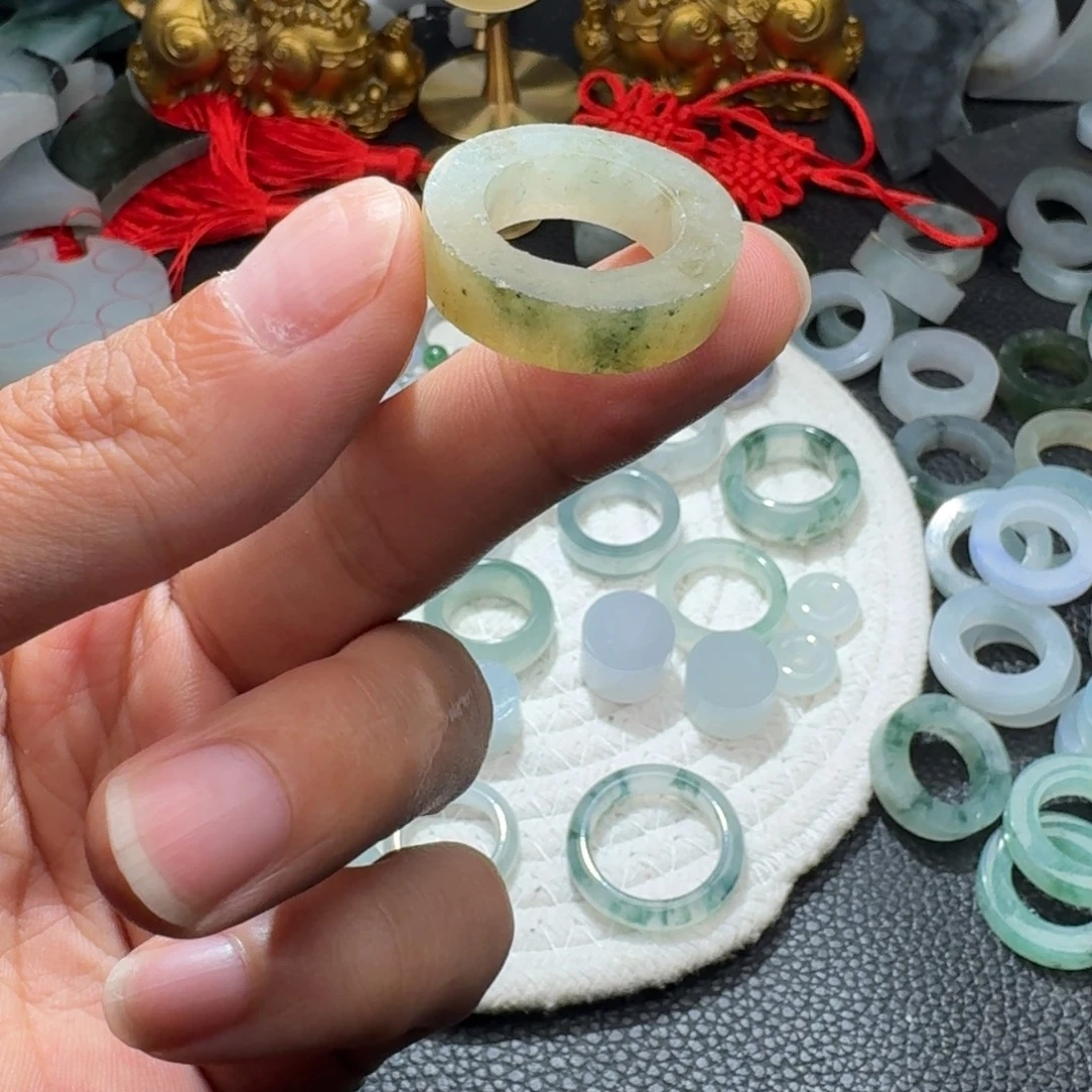 定制翡翠未镶嵌天然翡翠