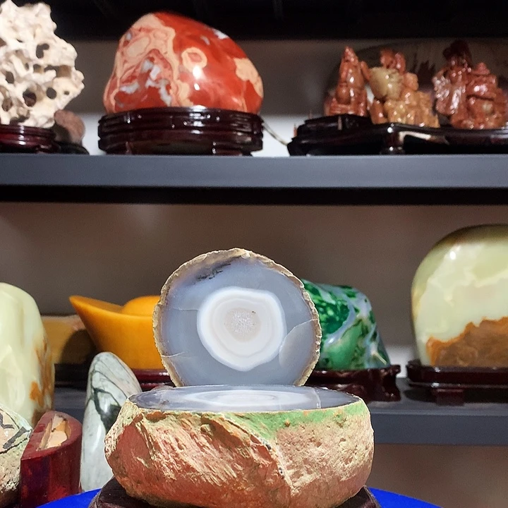 石材高17厘米宽12厘米