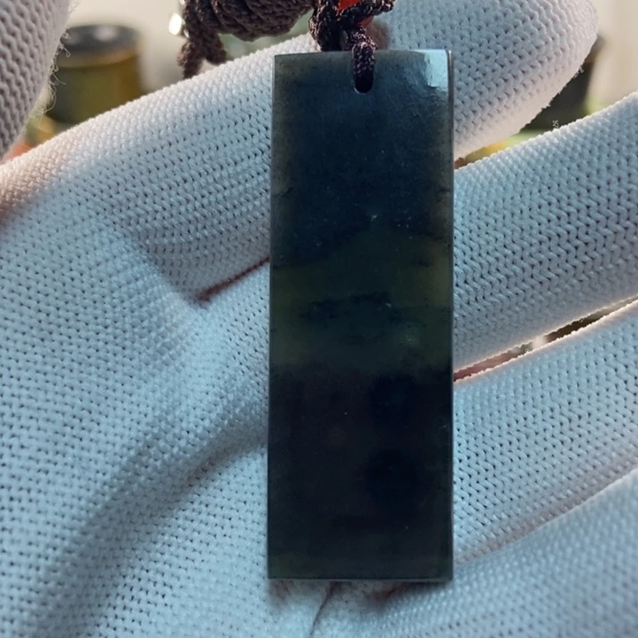 透闪石质玉未镶嵌吊坠(赠链)