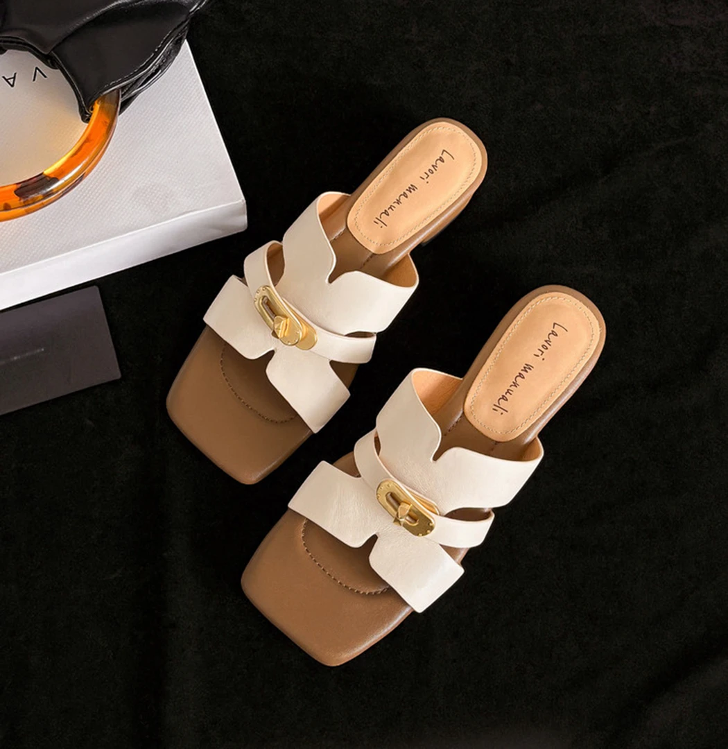 高级感法式气质粗跟一字拖女2025夏新款金属扣中跟方头露趾凉拖鞋