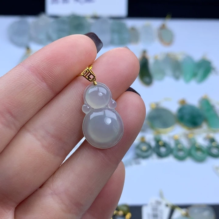 翡翠颈饰未镶嵌翡翠