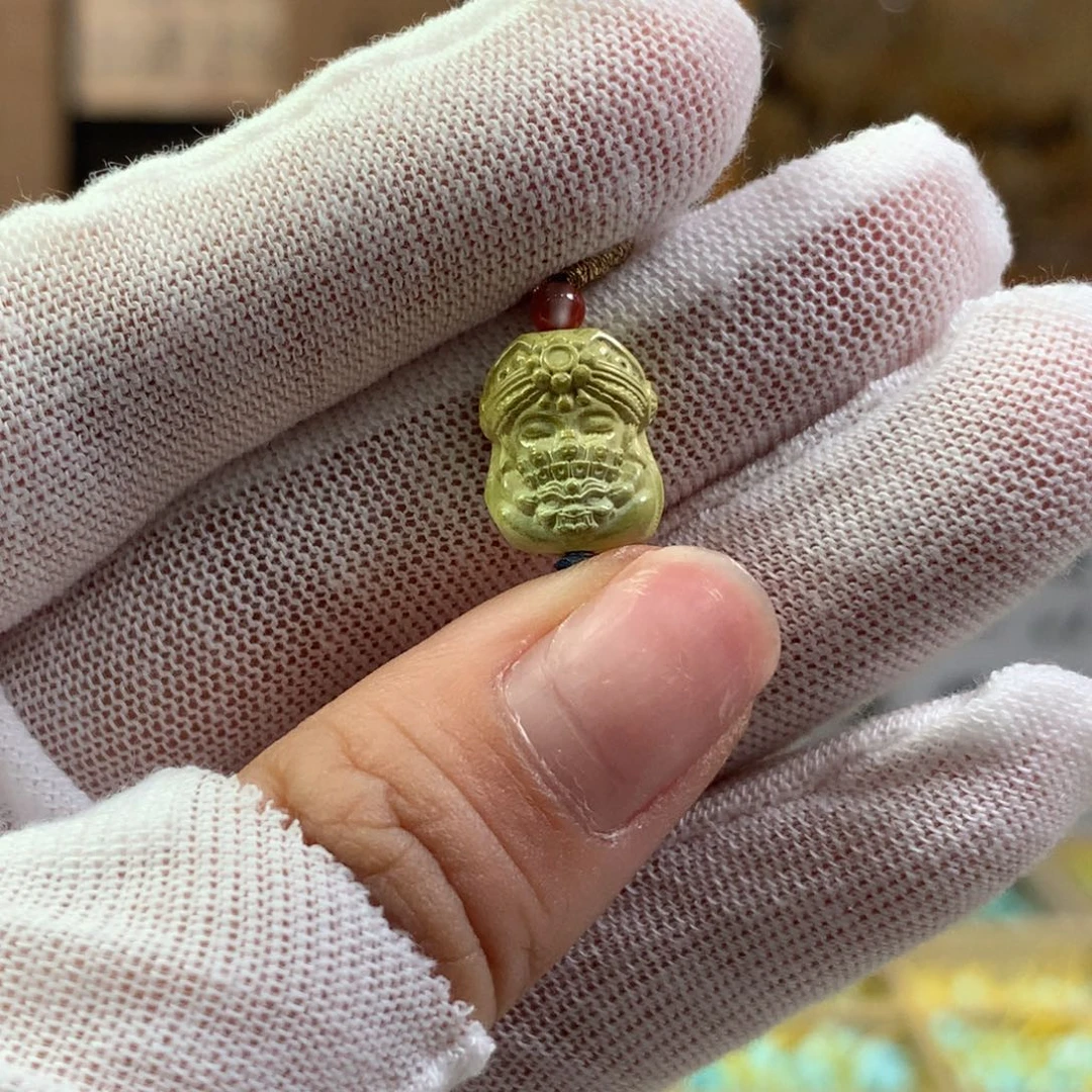 绿松石未镶嵌挂件