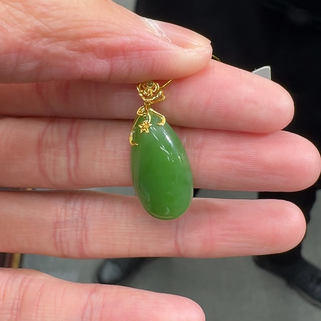 和田玉吊坠18K金镶嵌221百瑞森卡23左右