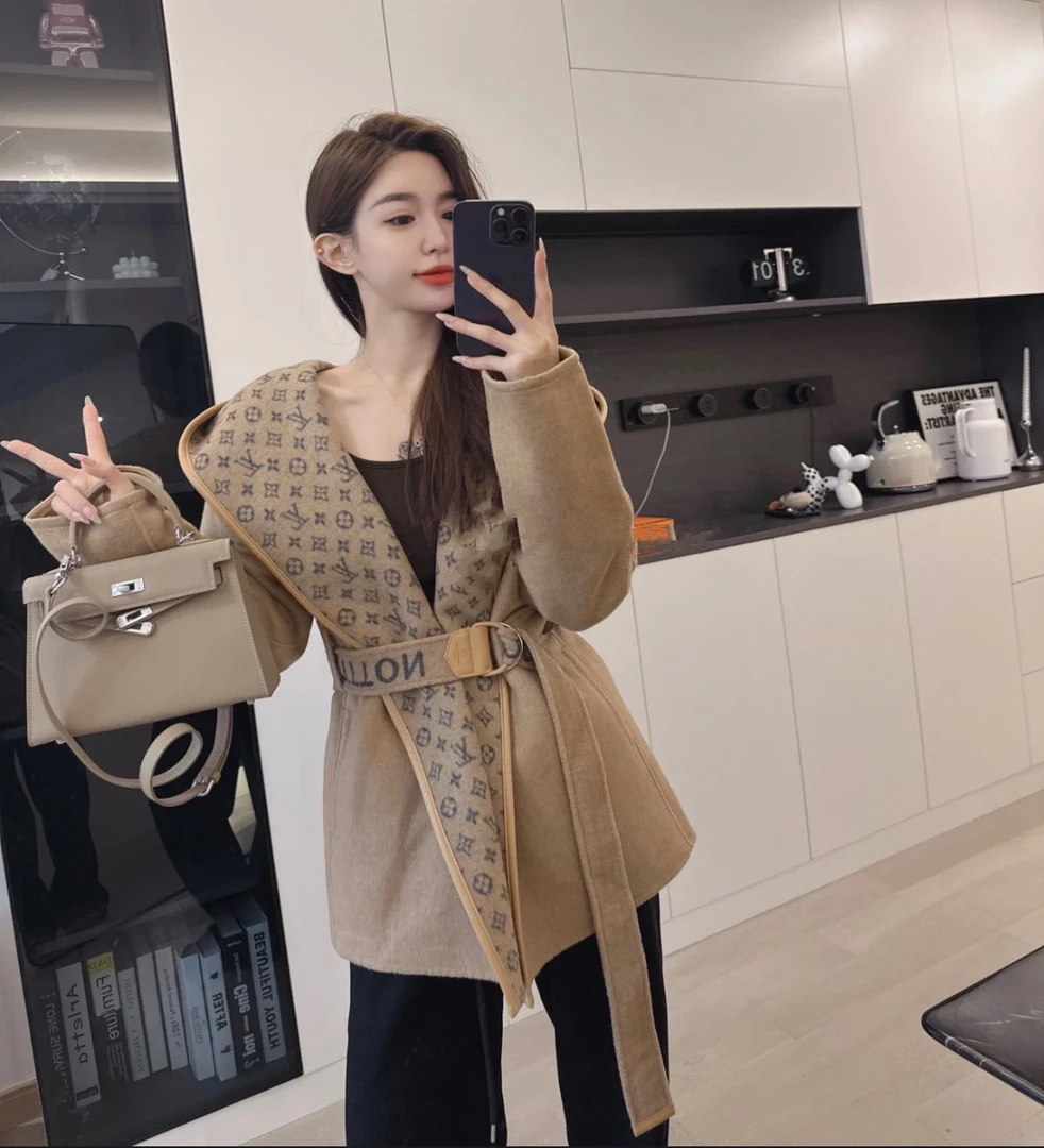 全新未使用 LouisVuitton/路易威登  pp三九四 绵羊毛 浴袍大衣34
