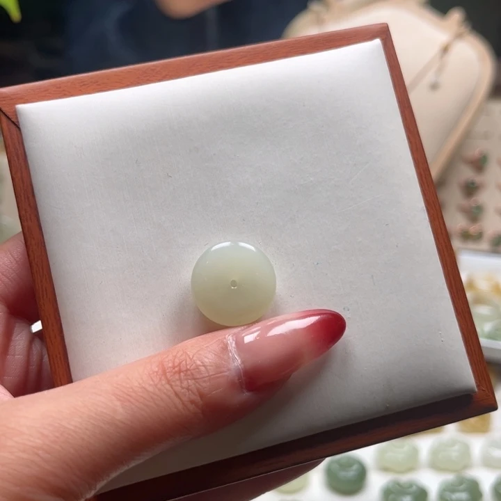 颈饰未镶嵌和田玉喂*条