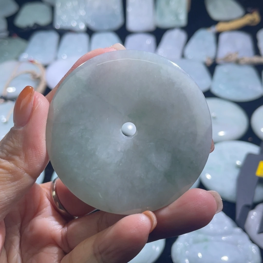 翡翠未镶嵌颈饰平安扣